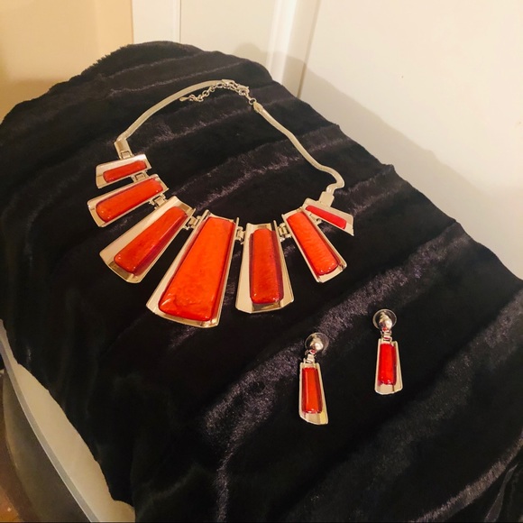 Geometric Chunky Statement Necklace Set - Picture 5 of 5